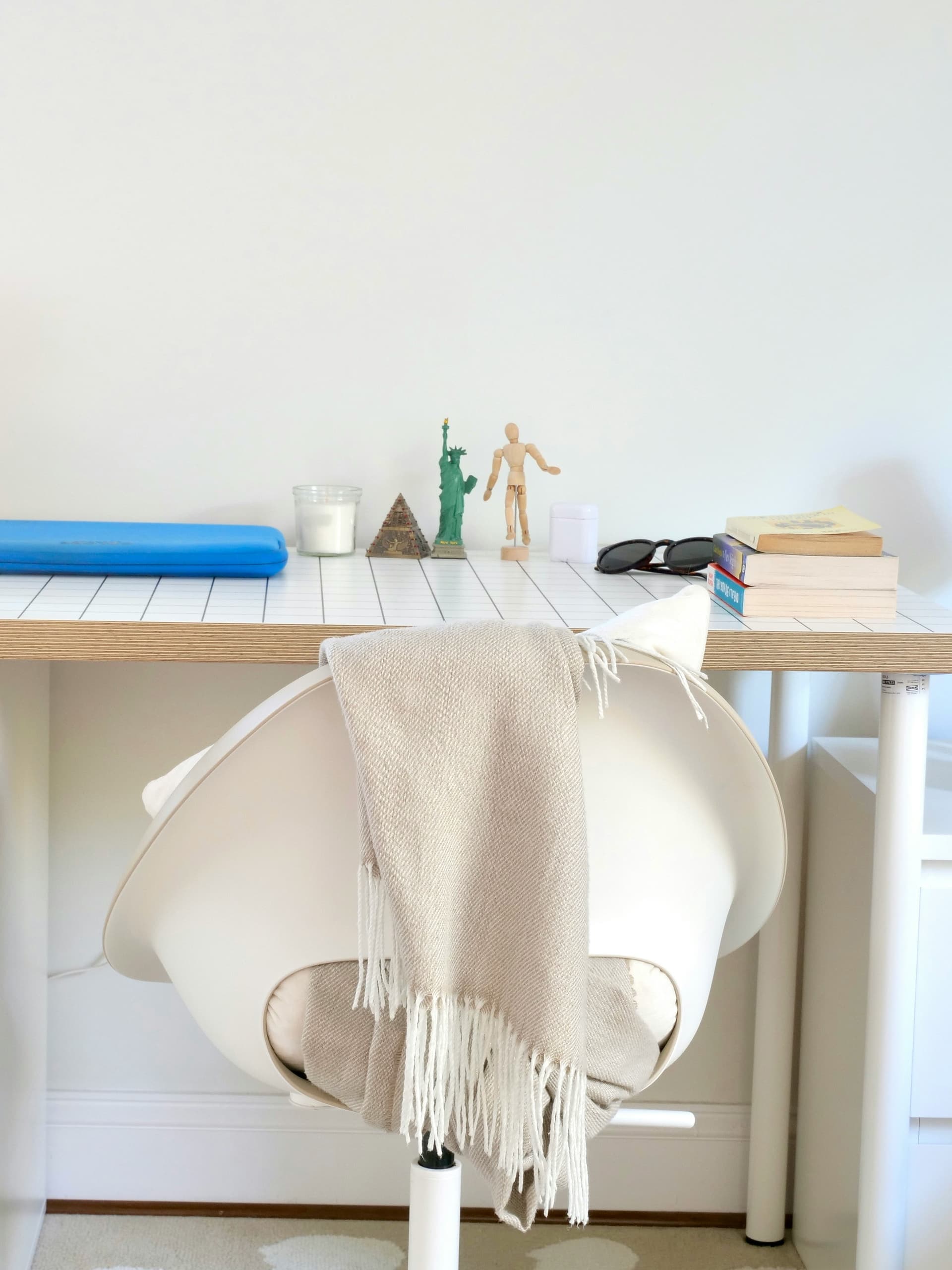 The Minimalist Brain: How Reducing Sensory Noise Unlocks Peak Flow States